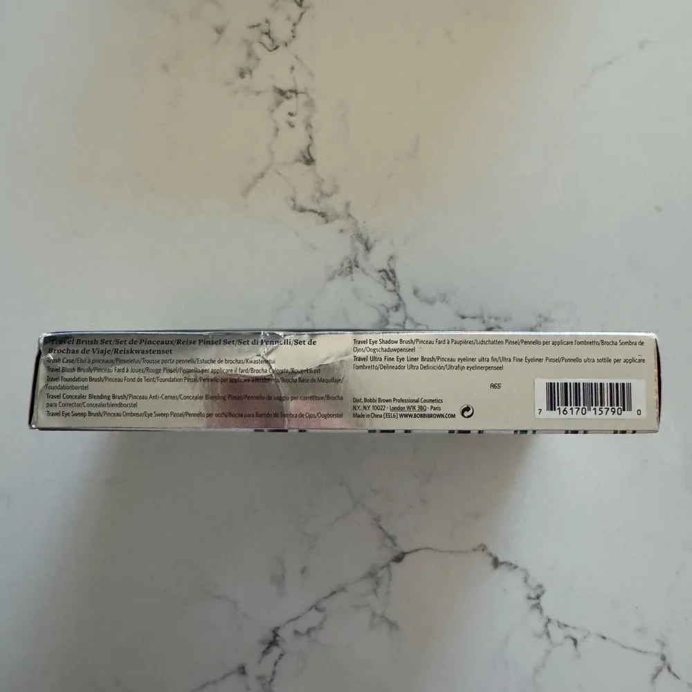 Bobby Brown Silver Travel Makeup Brush Set - Picture 4 of 10